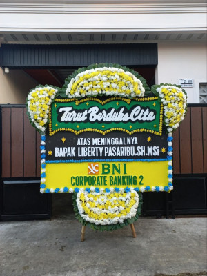 Papan Bunga Duka di Manuhing Raya