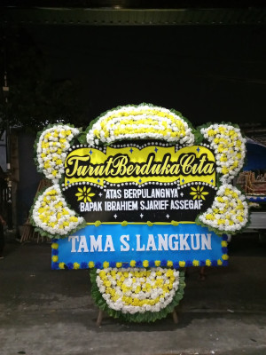 Papan Bunga Duka di Manuhing Raya