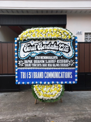 Papan Bunga Duka di Manuhing Raya